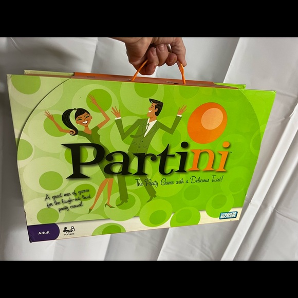 PARTINI Case of Adult Party Games. - Picture 2 of 7